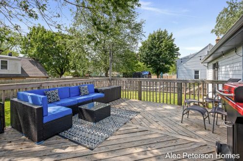 4041 Lester Dr, Grand Rapids MI 49525-1455 exterior