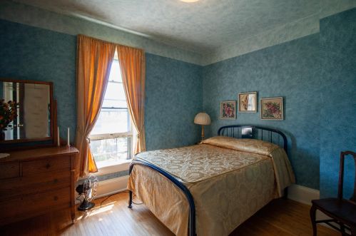 2735 State St, Milwaukee WI 53208-3549 exterior