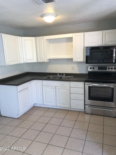 1407 11th Ave, Phoenix, AZ 85007-3908