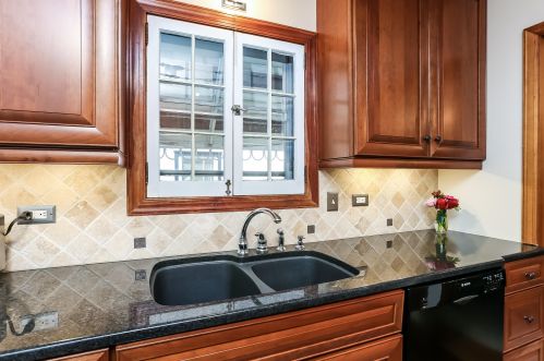 1360 Hartford Ave, Saint Paul MN 55116-1648 exterior