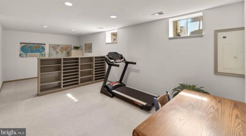 10960 Bloomingdale Dr, Rockville MD 20852-5550 exterior