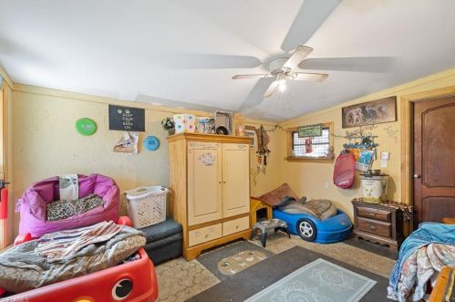 561 2 St, Naples FL 34117-9366 exterior