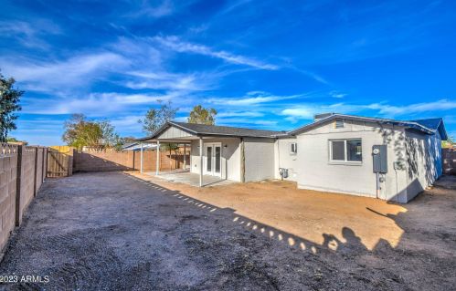 8224 25th St, Phoenix AZ  85042-7020 exterior