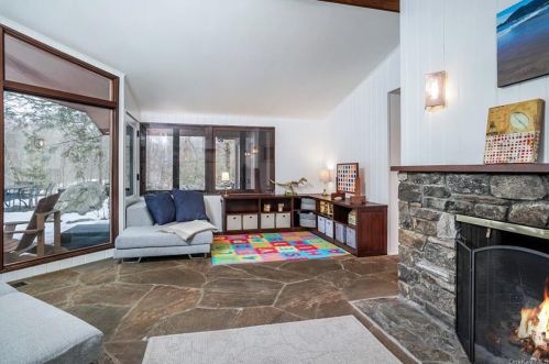 6 Half Mile Rd, Armonk NY exterior