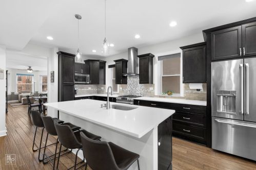 2505 Ainslie St, Chicago IL 60706-3457 exterior