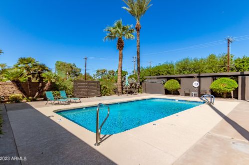 5028 34th St, Phoenix AZ 85018-1404 exterior