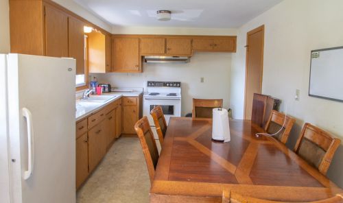 8080 Potomac Ave, Milwaukee, WI 53218-4561