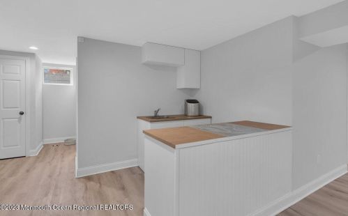 165 New Monmouth Rd, Middletown NJ  07748-2232 exterior