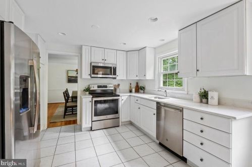 1111 Fallsmead Way, Rockville MD 20854-5549 exterior