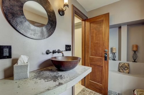 2230 Smt Ave, Milwaukee WI 53202-1245 exterior