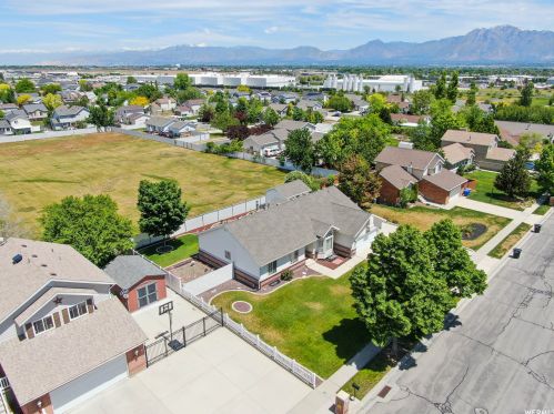 4662 8450, Taylorsville UT exterior