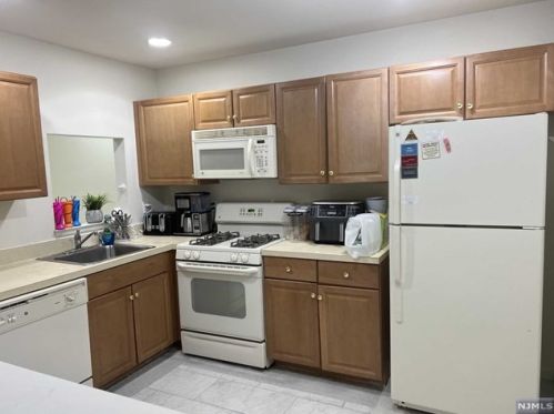 36 Lackland Ave, Piscataway NJ  08854-6664 exterior