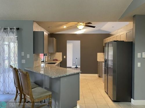 117 Sagamore Ter, Fort Pierce FL 34983-1262 exterior