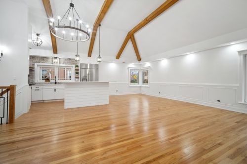 6300 Leroy Ave, Chicago IL  60646-4814 exterior