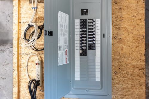 9 Glendale Ave, Peabody MA 01960-6550 exterior