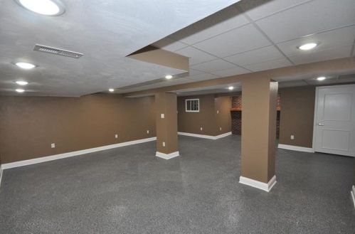 2215 Country Club Dr, Pittsburgh PA  15241-2333 exterior