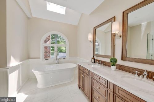 10028 Avenel Farm Dr, Rockville MD  20854-5412 exterior