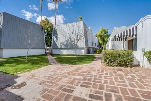 3416 44th St, Phoenix AZ  85018-6050 exterior