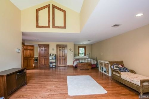 176 Chestnut St, Demarest NJ 07627-1035 exterior