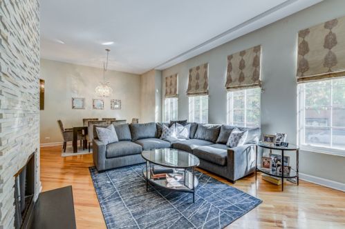 716 Orleans St, Chicago IL  60610-5017 exterior