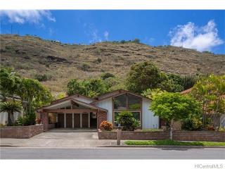 1041 Kalapaki St, Honolulu HI  96825-2705 exterior