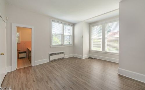 27 Walnut St, Montclair NJ  07042-4931 exterior