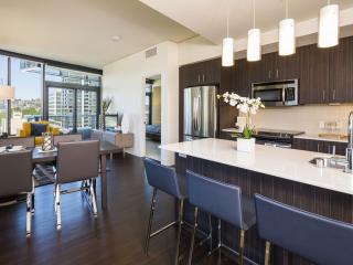 2030 8th Ave, Seattle WA  98121-2604 exterior