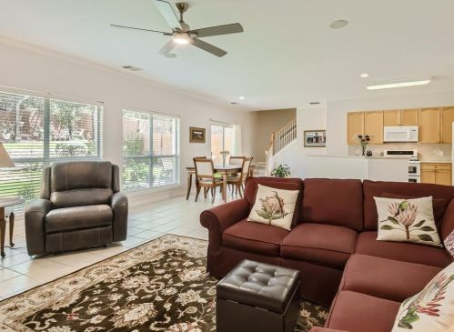 4333 Cyn Gln Cir, Austin TX 78732-2185 exterior