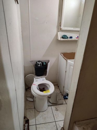 3206 Fairmount Ave, Milwaukee WI  53209-5446 exterior