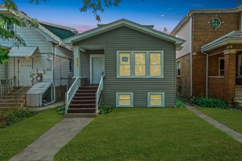 5917 Washtenaw Ave, Chicago IL  60659-3913 exterior