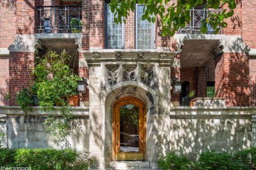 1372 57th St, Chicago, IL 60637-1725