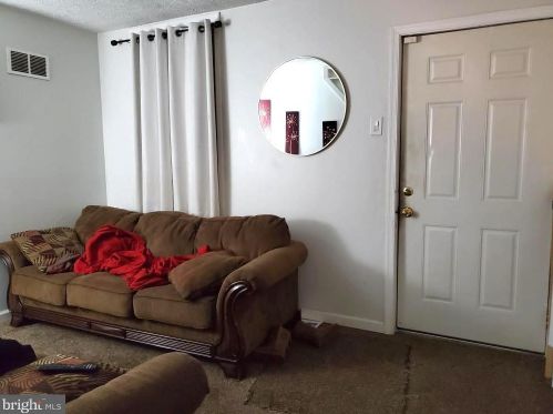 27 8th St, Chester PA 19013-6018 exterior