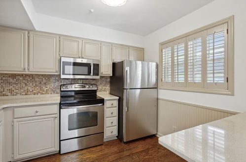 5650 Chemin De Vie, Atlanta, GA 30342-2563