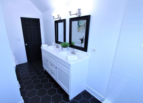 9249 Elizabeth St, Chicago IL 60620-3610 exterior