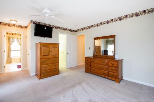 51 Berrios Hl Rd, Windsor CT 06095-1003 exterior