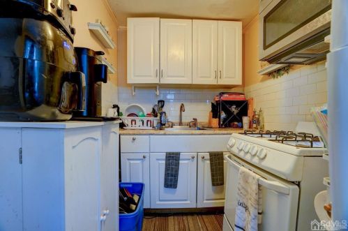 47 Fayette St, Edison NJ  08817-4317 exterior