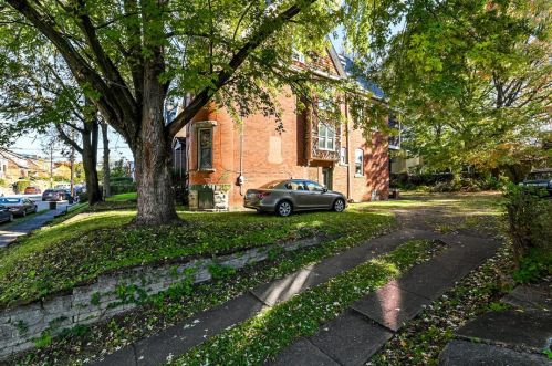 3224 Dawson St, Pittsburgh PA 15213-4536 exterior