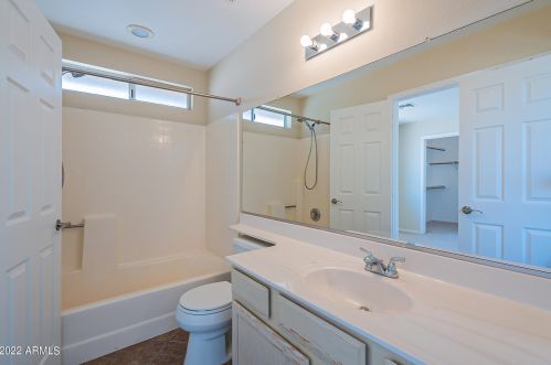 12226 45th St, Phoenix AZ 85050-8561 exterior