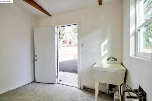 2238 Russell St, Berkeley CA 94705-2333 exterior