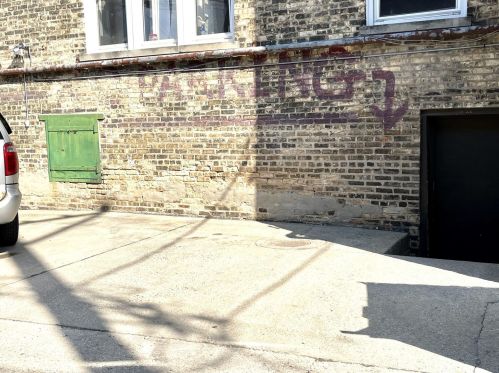 1724 Estes Ave, Chicago IL 60626-2455 exterior