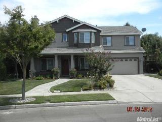 172 Memory Ln, Turlock, CA 95382-7271