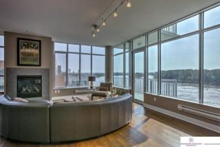 444 Riverfront Plz, Omaha NE  68102-4237 exterior