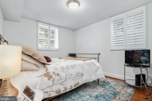 1 Maple St, Alexandria VA 22301-2647 exterior