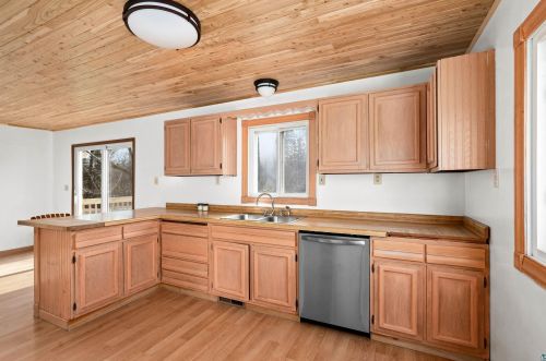 3852 Beyer Rd, Duluth MN 55803-9312 exterior