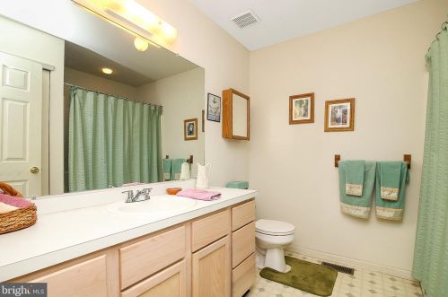 9 Kimberly Dr, Runnemede NJ 08078-2104 exterior