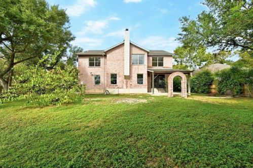 8029 Evadean Cir, Austin TX 78745-8004 exterior