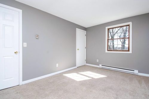 75 Glenmore St, Springfield MA 01129-1067 exterior