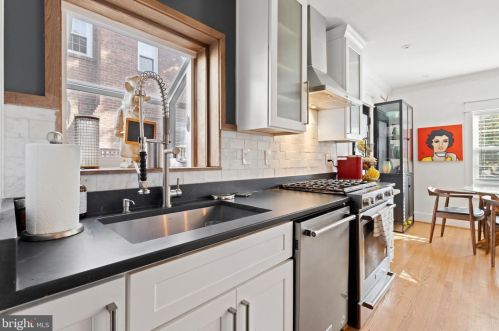 116 Moncure Dr, Alexandria VA 22314-4965 exterior