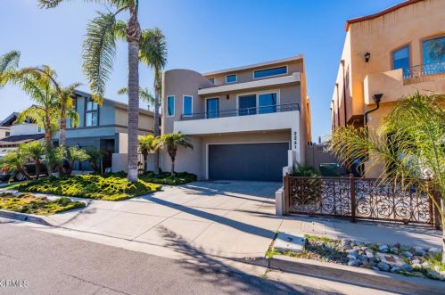 2261 Victoria Ave, Oxnard, CA 93035-2930