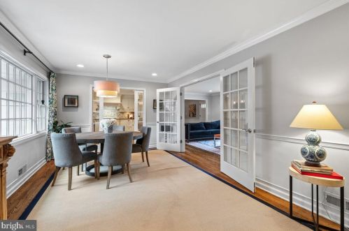 32 Evergreen Cir, Princeton NJ 08540-4028 exterior